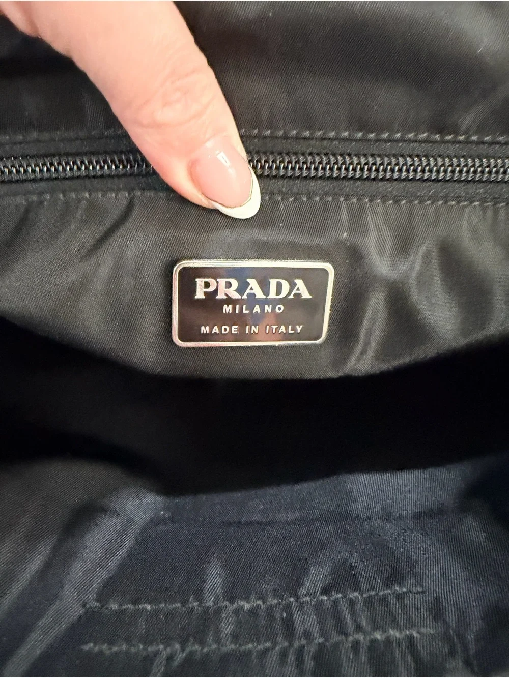 Prada Vintage
Tessuto Nylon Top Handle Bag & LARGE Prada Dustie 🔺 - Picture 6 of 17